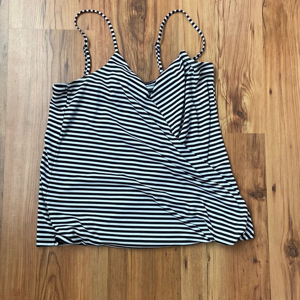 Smart Set Tank Top with Adjustable Straps Size Medium